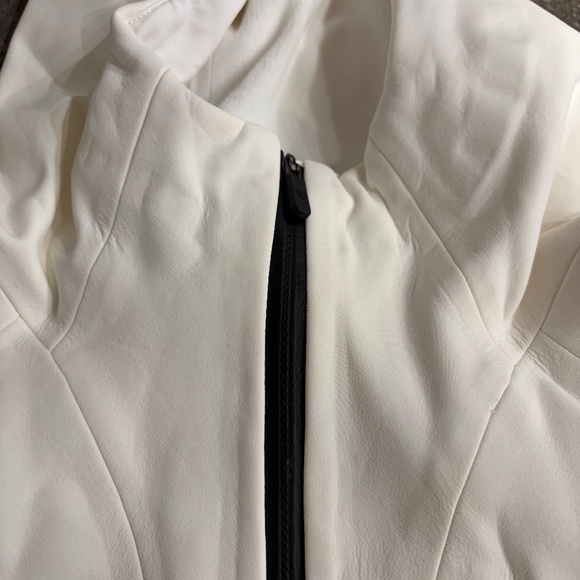 Lululemon Glyde Softshell Jacket - Picture 3 of 7